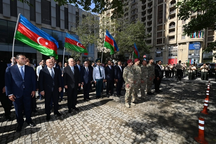 Media.az - Новости Азербайджана - Состоялась церемония открытия барельефа Национальному герою Сардару Сафарову - ФОТО