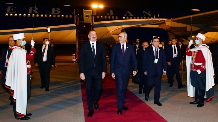 Президент Азербайджана Ильхам Алиев прибыл в Алжир - ФОТО