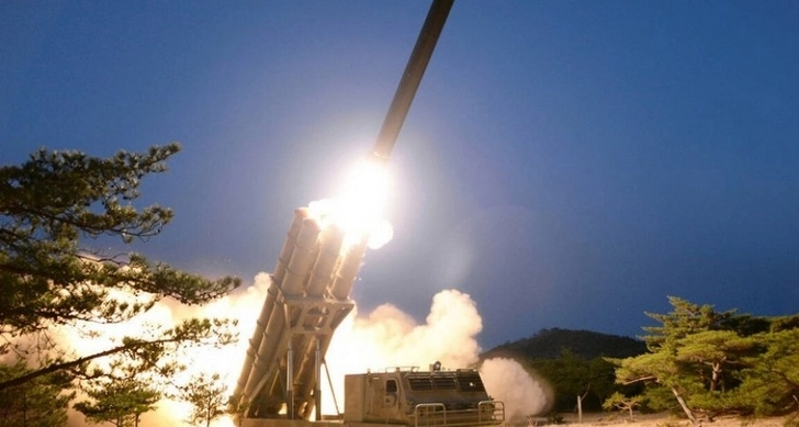 Северная Корея запустила по меньшей мере 10 ракет разных типов