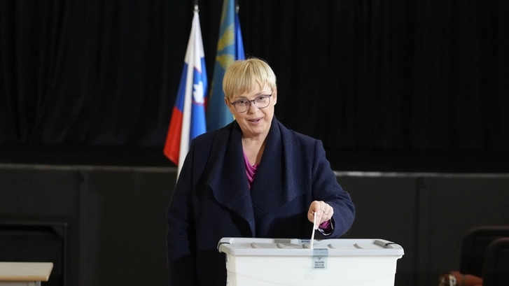 Адвокат Наташа Пирц-Мусар лидирует на выборах президента Словении