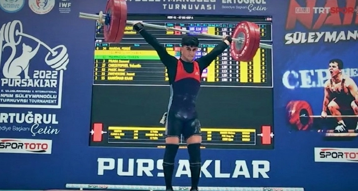 Азербайджанский тяжелоатлет завоевал серебряную медаль на международном турнире в Турции