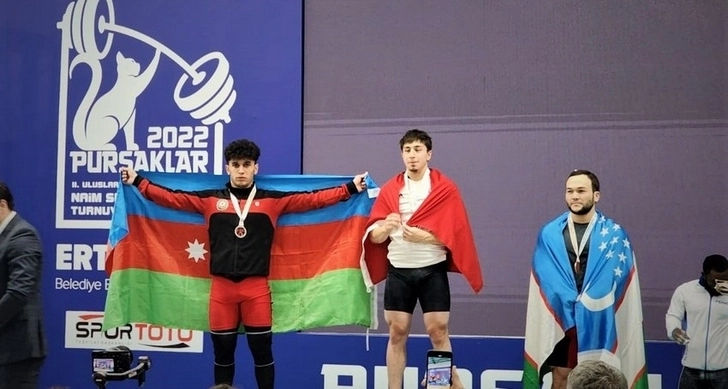 Азербайджанский спортсмен завоевал «серебро» на соревнованиях по тяжелой атлетике в Турции