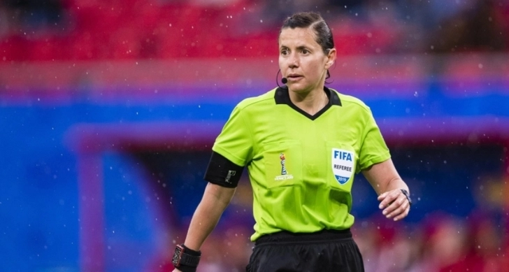 Впервые в истории женщина будет судить матч чемпионата мира по футболу в качестве главного судьи