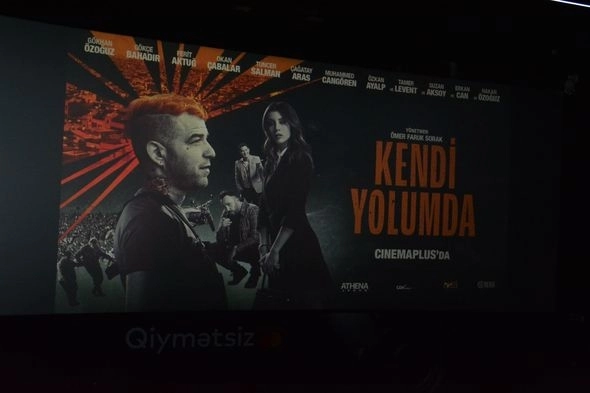 В CinemaPlus представители СМИ посмотрели турецкую комедию Kendi Yolumda - ФОТО/ВИДЕО