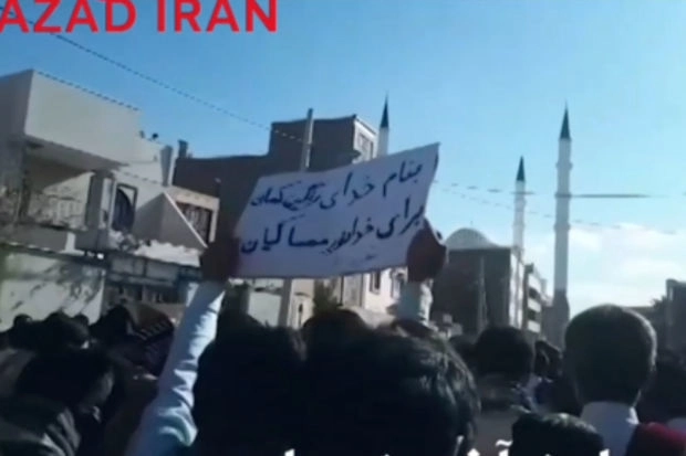 Жесткий месседж протестующих режиму мулл в Иране: Это последнее предупреждение – ВИДЕО
