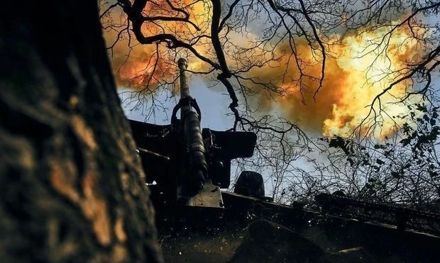 Ожесточенные бои в Украине, население предупреждают о ракетных обстрелах - ВИДЕО