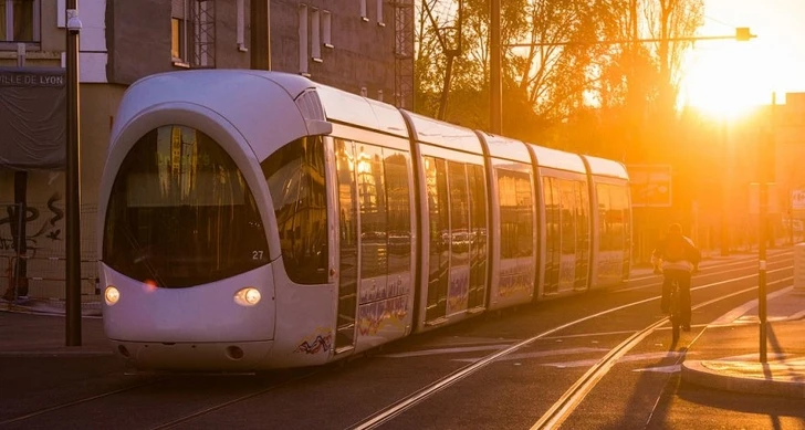 Вопрос организации трамвайного и троллейбусного движения в Баку включен в генплан города