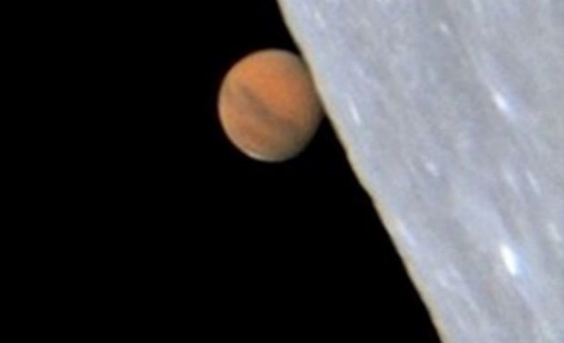 Завтра будет возможно увидеть затмение Марса Луной - ФОТО