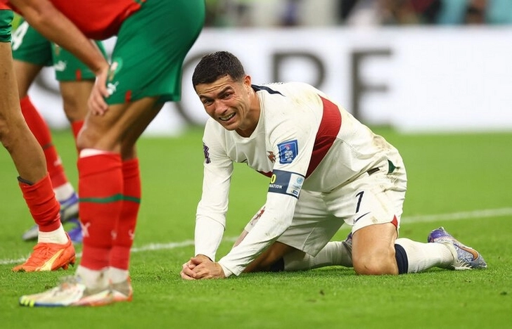 Криштиану Роналду расплакался после проигрыша Португалии в четвертьфинале ЧМ-2022 - ФОТО