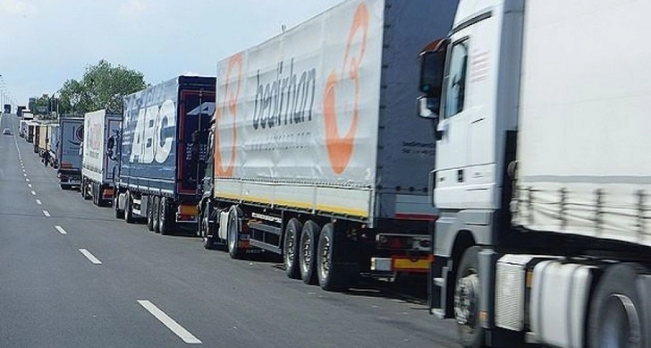 Россия не пропускает азербайджанские грузовики через границу с Беларусью - ВИДЕО
