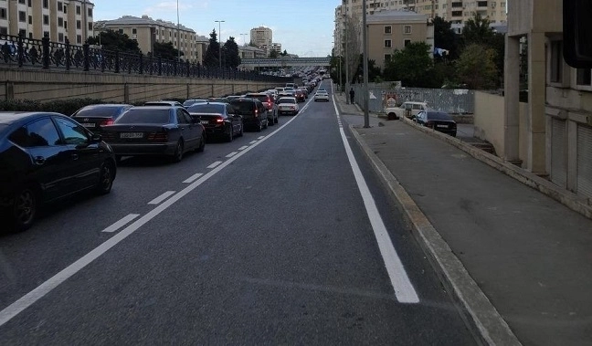 Дорожная полиция Баку: Усиливается контроль над автобусными полосами