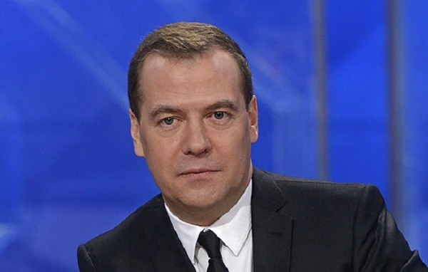 Дмитрий Медведев направил поздравительное письмо Ильхаму Алиеву