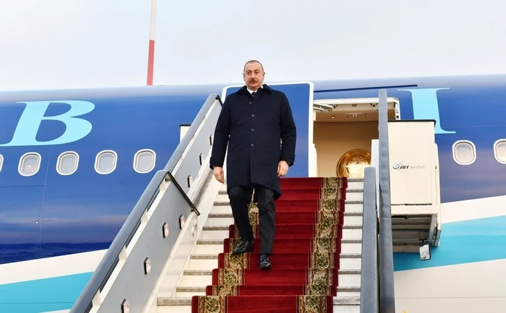 Президент Азербайджана Ильхам Алиев прибыл с рабочим визитом в Санкт-Петербург - ФОТО