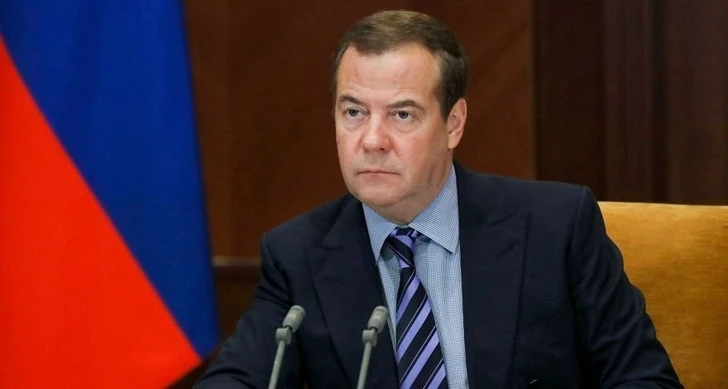 Владимир Путин назначил Дмитрия Медведева на должность своего первого заместителя в ВПК