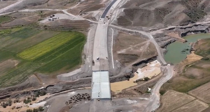 Препятствие строительству Зангезурского коридора вредит самой Армении - Джейхун Байрамов