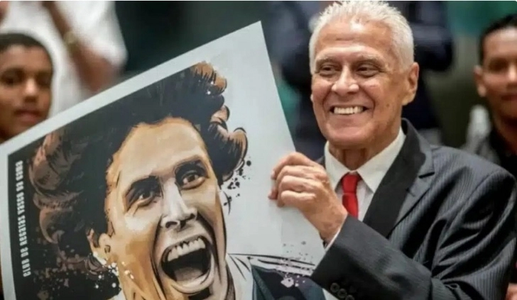 Скончался известный бразильский футболист Роберто Динамит
