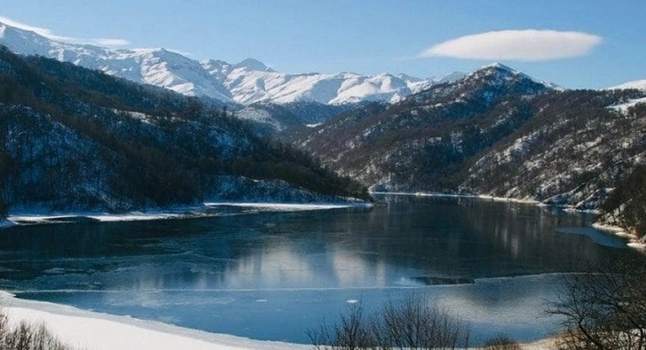 Завораживающий пейзаж зимнего Гейгеля - ФОТО