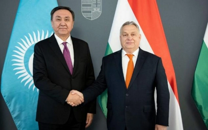 Премьер-министр Венгрии принял генсека ОТГ - ФОТО