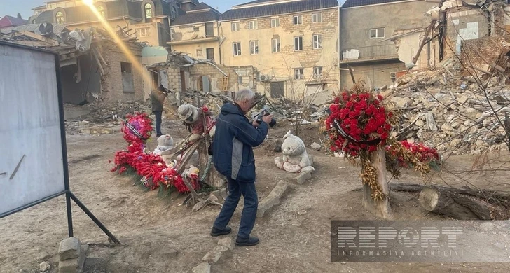 Украинские журналисты посетили в Гяндже места терактов, совершенных ВС Армении - ФОТО