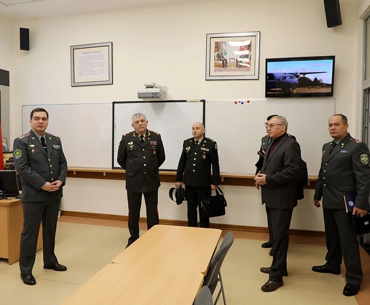 Между Азербайджаном и Узбекистаном обсуждены вопросы сотрудничества в сфере военного образования - ФОТО