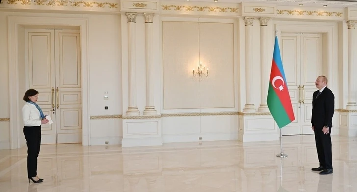 Ильхам Алиев принял верительные грамоты новоназначенного посла Франции в Азербайджане - ОБНОВЛЕНО/ФОТО