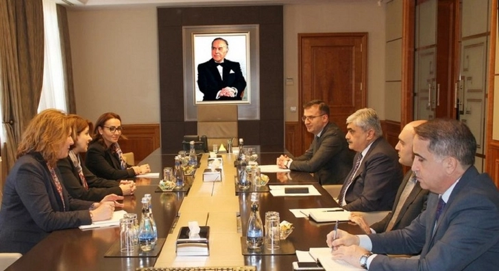 Министр финансов АР и региональный директор IFC обсудили развитие финансового рынка в Азербайджане