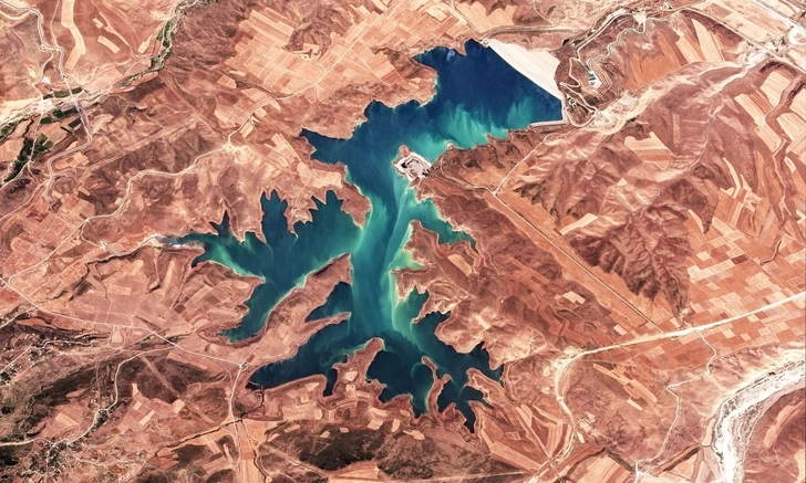 Азербайджан осуществляет мониторинг водных ресурсов Карабаха из космоса