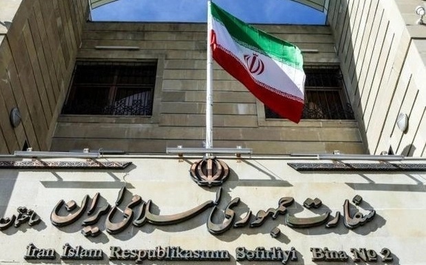 Baku TV ведет ПРЯМОЙ ЭФИР перед посольством Азербайджана в Иране