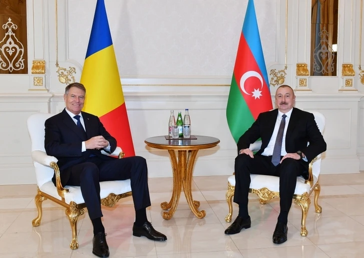 Состоялась встреча президентов Азербайджана и Румынии один на один - ФОТО