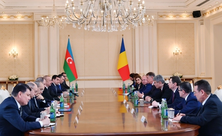 Состоялась встреча президентов Азербайджана и Румынии в расширенном составе - ОБНОВЛЕНО/ФОТО
