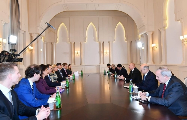 Ильхам Алиев принял делегацию во главе с комиссаром Европейского союза - ОБНОВЛЕНО