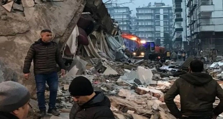 Из-под завалов в Турции вызволили двух азербайджанок - ФОТО