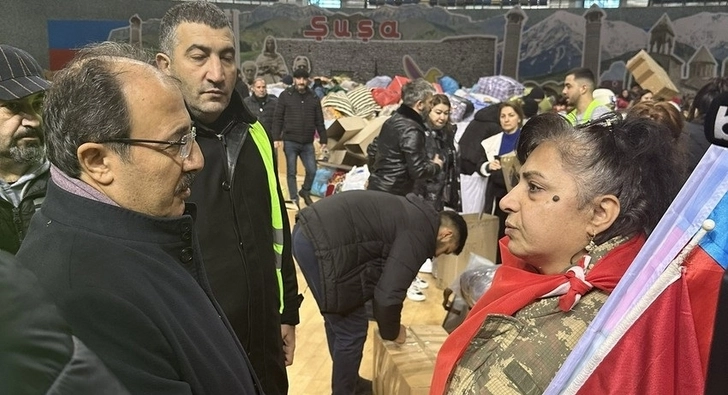 Посол Турции побывал в пункте сбора гуманитарной помощи в Баку - ФОТО