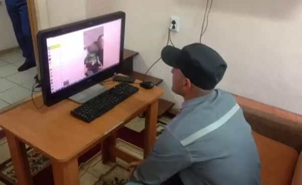 В Азербайджане наркозависимым заключенным разрешат говорить по видеосвязи