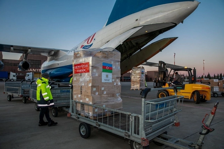 Гуманитарная помощь из Азербайджана доставлена в Турцию - ВИДЕО