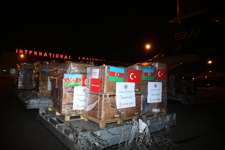 По поручению Мехрибан Алиевой в Турцию прибыл еще один самолет с гуманитарной помощью - ФОТО/ВИДЕО/ОБНОВЛЕНО