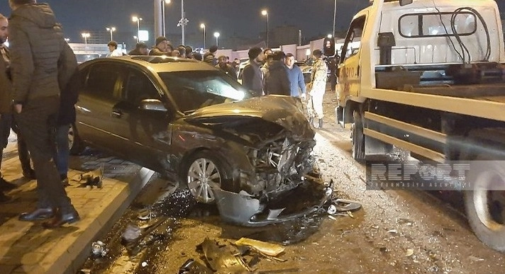 В результате ДТП в Баку погиб один человек, шестеро пострадали – ОБНОВЛЕНО/ФОТО