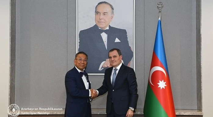 Джейхун Байрамов встретился с советником правительства Камбоджи