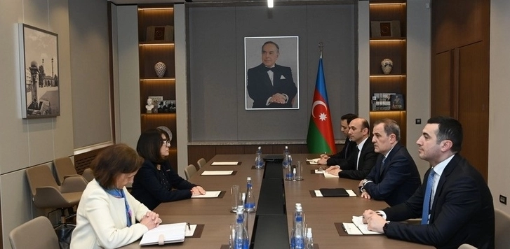 Джейхун Байрамов обсудил с членом Сената Франции нормализацию азербайджано-армянских отношений - ФОТО