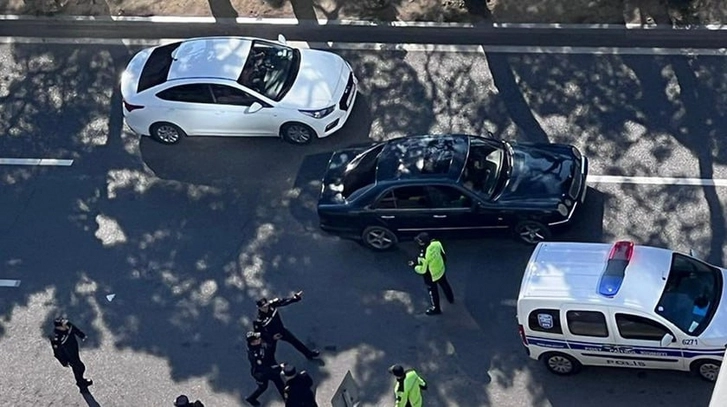 МВД: В связи с вооруженным инцидентом в Баку задержаны три человека - ОБНОВЛЕНО