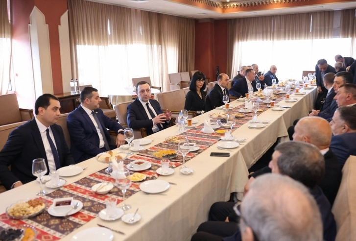 Премьер-министр Грузии встретился в Марнеули с азербайджанскими старейшинами - ФОТО
