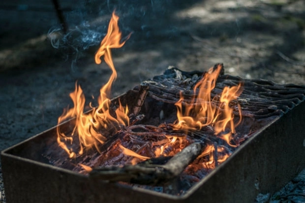 В Шамкире 30-летний мужчина получил ожоги во время разжигания мангала