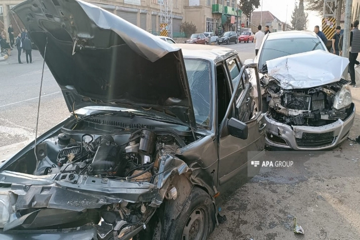 В Товузе столкнулись два автомобиля, есть пострадавший - ФОТО