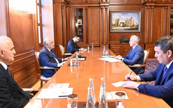 Али Асадов встретился с вице-премьером Казахстана
