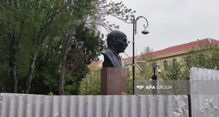 Памятник Нариманову в Нахчыване возвращен на прежнее место - ФОТО