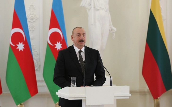 Президент Ильхам Алиев проинформировал литовского коллегу о мирных переговорах между Азербайджаном и Арменией