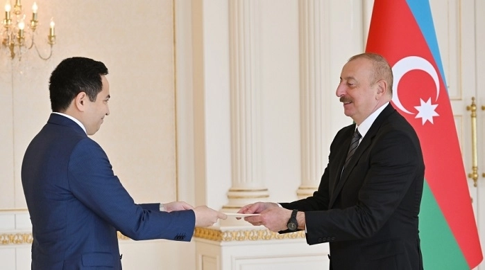 Ильхам Алиев принял верительные грамоты новоназначенного посла Казахстана в нашей стране - ФОТО