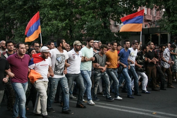 Эксперт: События в Армении - результат политики Саргсяна
