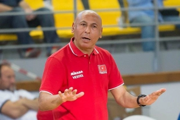 Главный тренер сборной по волейболу: Можете считать меня гражданином Азербайджана