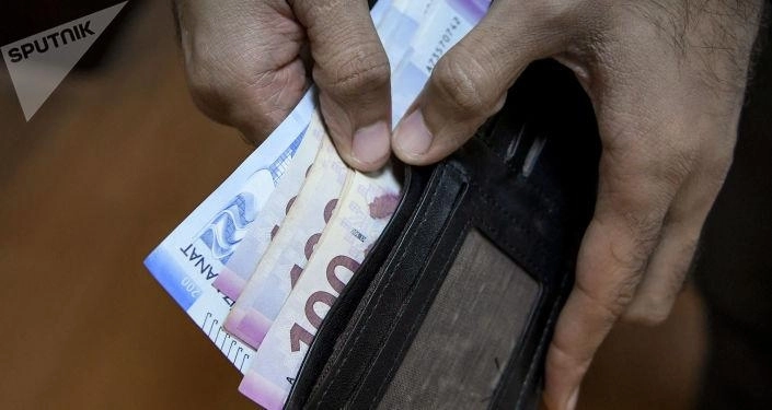 Насколько выросла среднемесячная зарплата в Азербайджане?